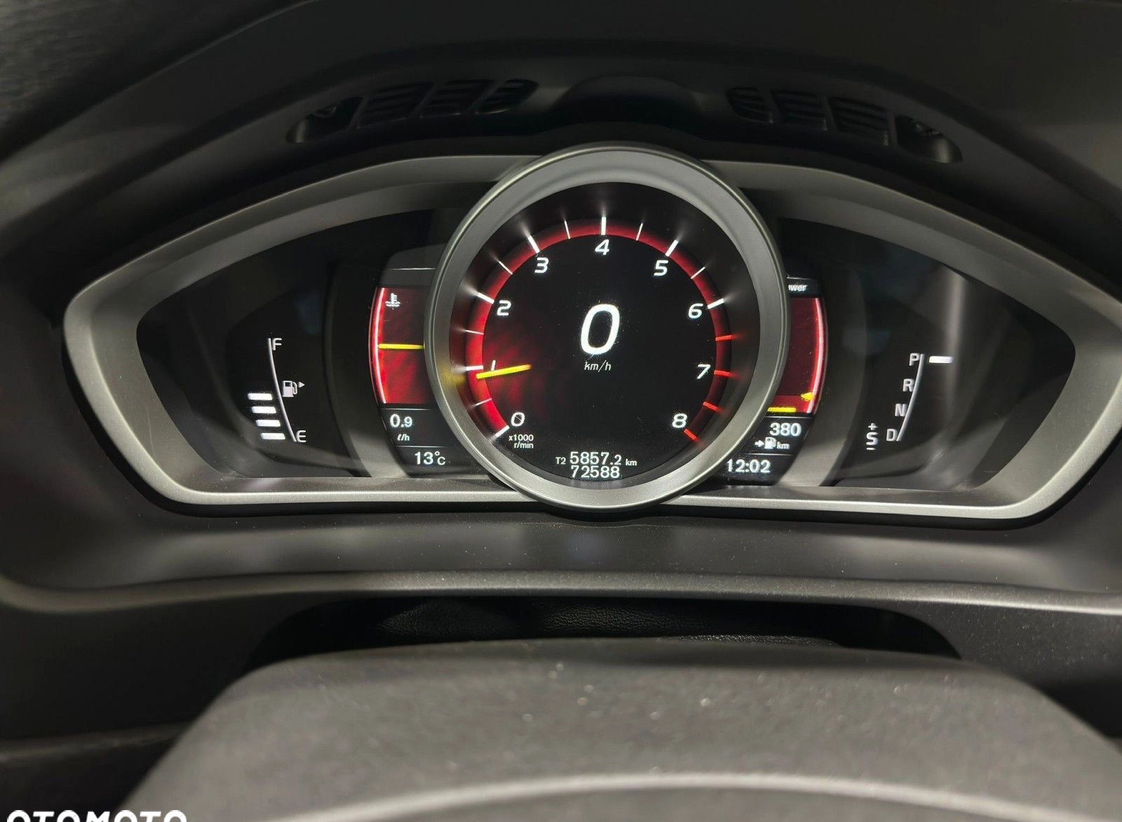 Volvo V40 cena 44900 przebieg: 72588, rok produkcji 2017 z Mrągowo małe 436